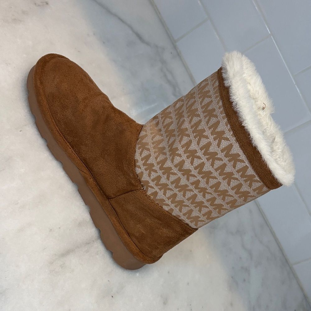 Michael Kors Boots Suede Tan Signature Logo Winter Shoes Designer - Picture 12 of 16